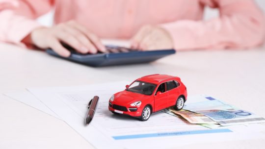 Покупаете авто в кредит? Читайте договор 10 раз!