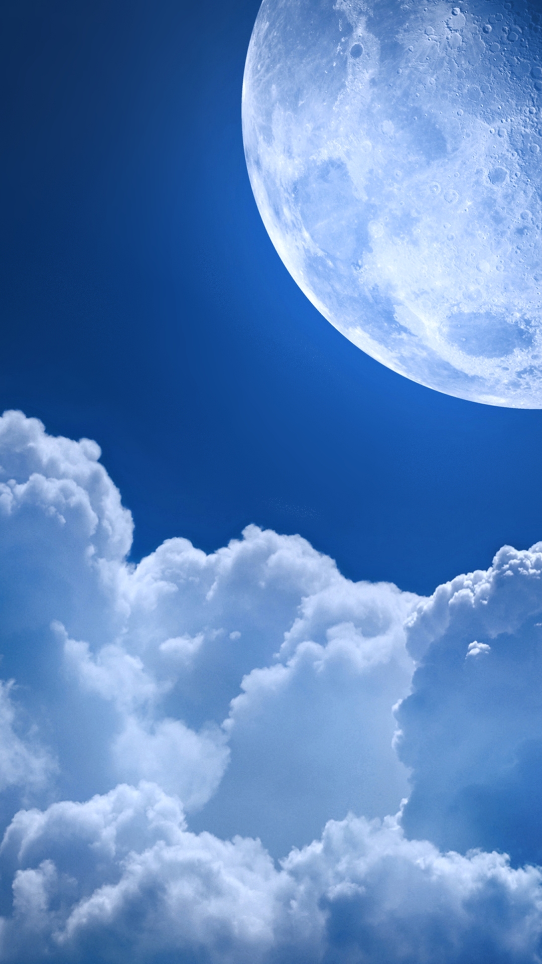 Воздух для телефона. Ночное небо с облаками. Луна в облаках. Луна на небе. Луна на голубом небе.